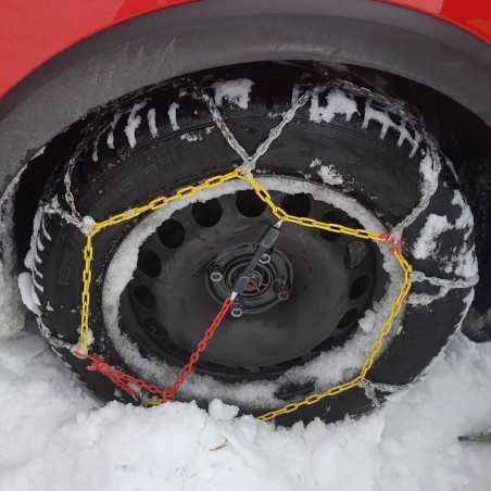 Montáž sněhových řetězů,...
